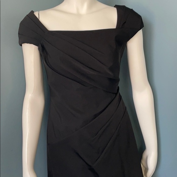 Tadashi Shoji Stunning Black Evening Dress size 6 - Picture 2 of 7